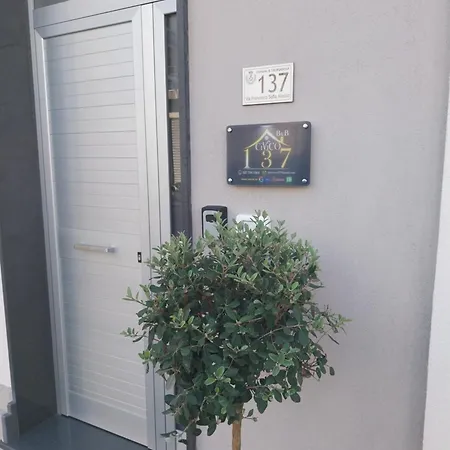 Civico 137 Frühstückspension Taurianova