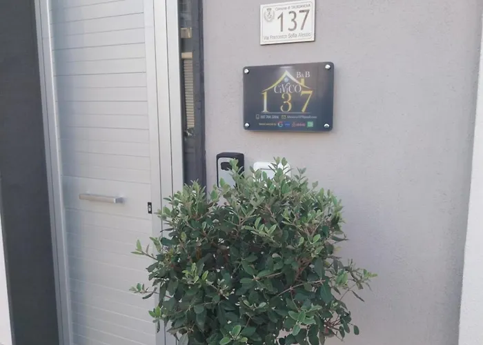 Civico 137 Alojamento de Acomodação e Pequeno-almoço Taurianova